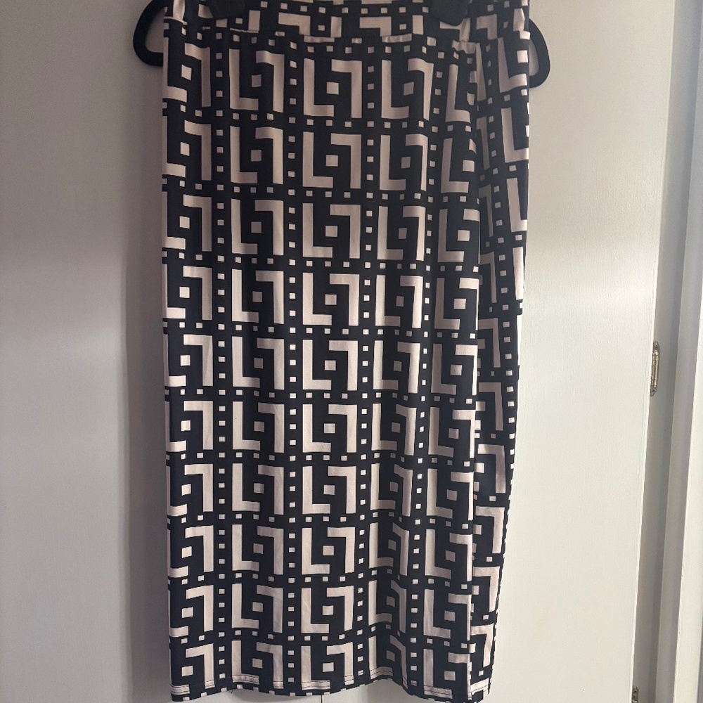 PULL ON STRAIGHT  SKIRT